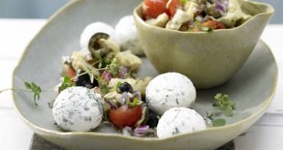 Recette libanaise fromage de yaourt maison (labneh) aux herbes fraîches et salade d'artichaut