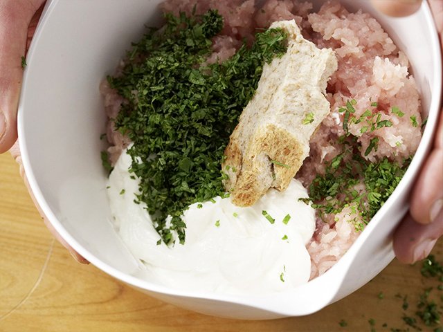 Préparation de la recette de poivrons farcis au poulet étape 5