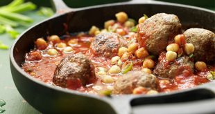 Recette libanaise ragoût de boulettes d'agneau aux pois chiches et tomates